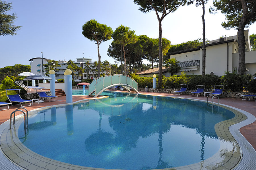 swimming pool lignano